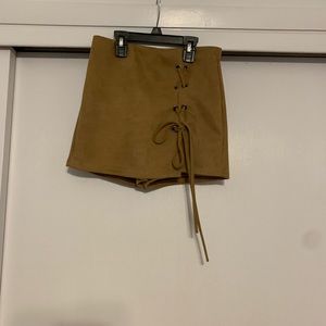 tan skort